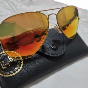 Mirrored Ray Ran aviators